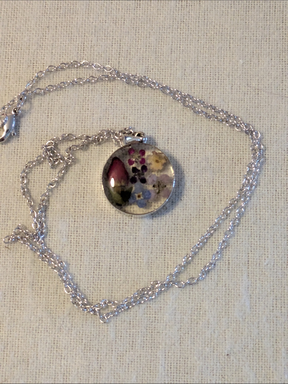 ATI Mexico Silver Floral Resin Pendant Necklace Pressed Flowers